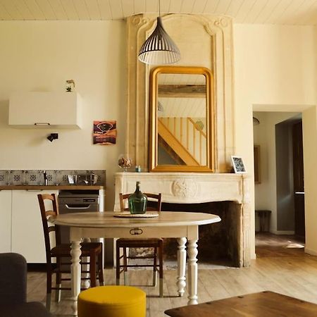 Gite A La Ferme Chaleureux Apartamento Civrac-de-Blaye Exterior foto