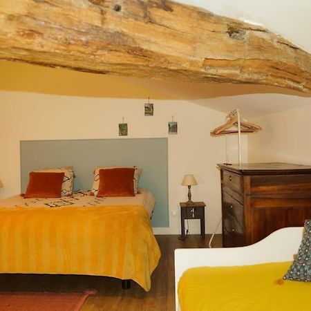 Gite A La Ferme Chaleureux Apartamento Civrac-de-Blaye Exterior foto