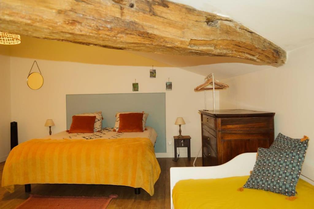 Gite A La Ferme Chaleureux Apartamento Civrac-de-Blaye Exterior foto