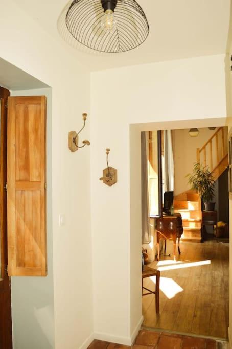 Gite A La Ferme Chaleureux Apartamento Civrac-de-Blaye Exterior foto