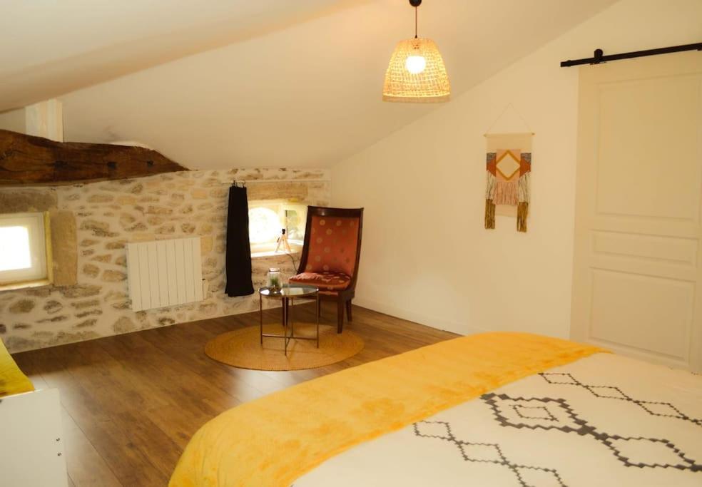 Gite A La Ferme Chaleureux Apartamento Civrac-de-Blaye Exterior foto